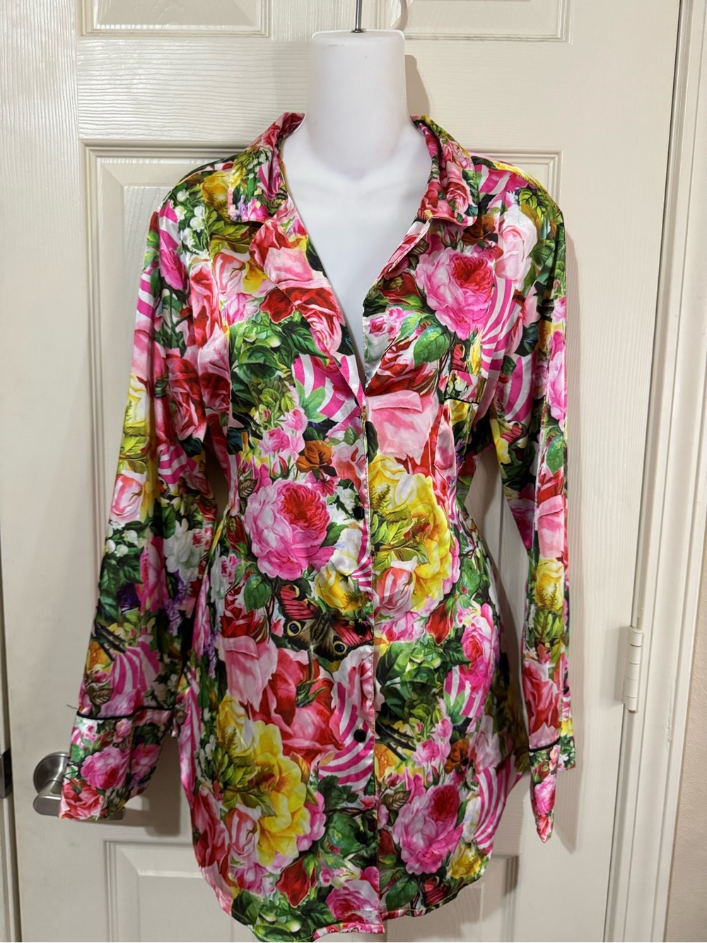 Victoria's Secret Floral Satin Button-Down pajama top size large